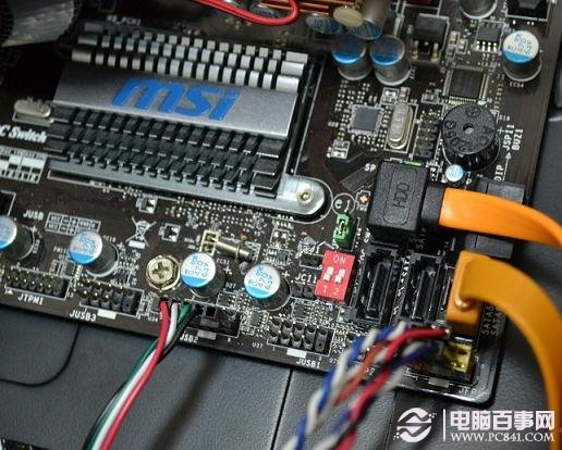 Ӳ����������ͷ�ֱ����ӵ�Ӳ���������ϼ���